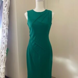 ✨ **Chic kelly green Fitted Dress** ✨